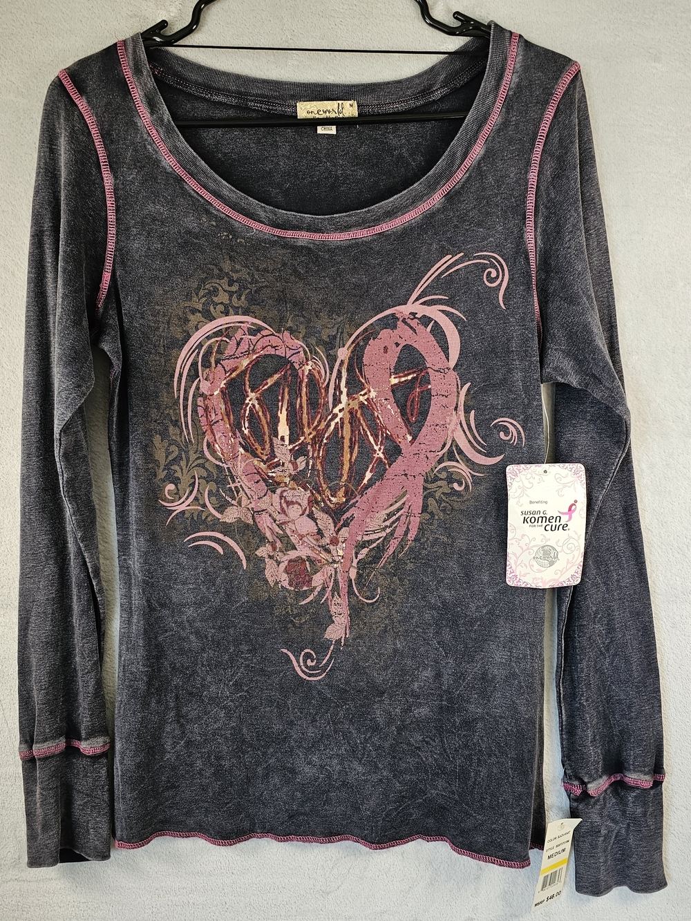 One World Sz. Medium Women's Black-Heart Long-Sleeve Top 100% Cotton Grunge
